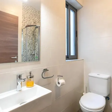 Flat 1, Elizabeth Court Apartment *