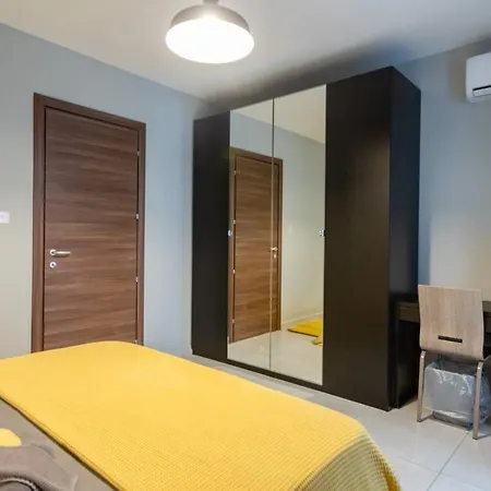 Flat 1, Elizabeth Court *