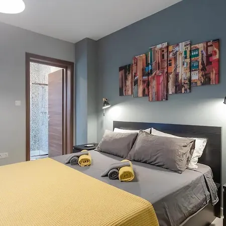 Flat 1, Elizabeth Court *