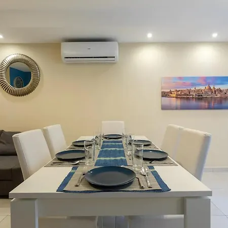 Flat 1, Elizabeth Court * Gzira